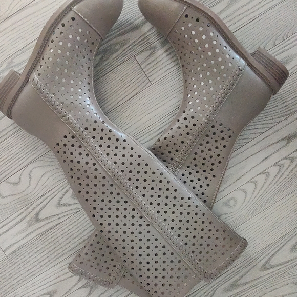 High boots - Picture 2 of 7